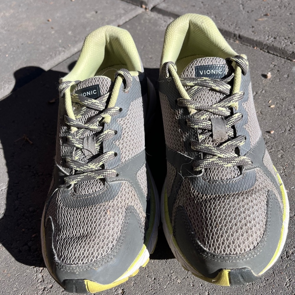 Vionic Tokyo Fitness Sneakers Lightwt Walking Shoes Athletic Women’s size 7.5